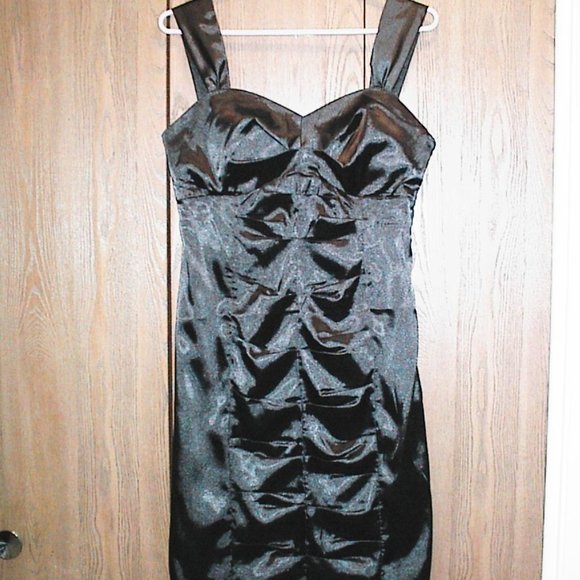 Black satin dress size 9 - Picture 2 of 2